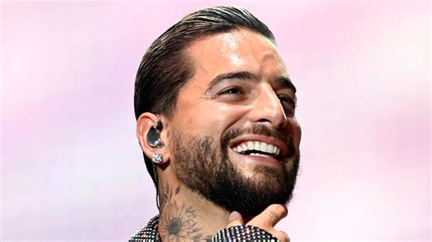 Maluma's Carnaval Extravaganza: Celebrating Colombian Rhythms with a Touch of Unexpected Magic!