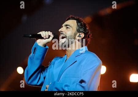 Marco Mengoni's Milan Concert: A Night of Euphoric Melodies and Unforgettable Performances!