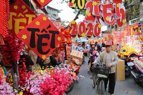 Singers On Fire: A Concert That Left Hanoi Talking!