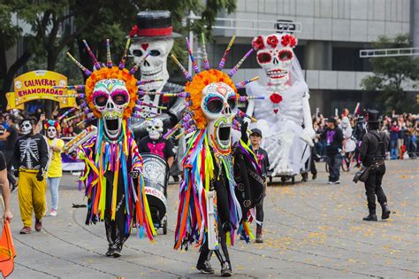 We Love Willy: Unveiling the Mysterious Fiesta That Brought Mexico's Heartthrob to Hanoi!